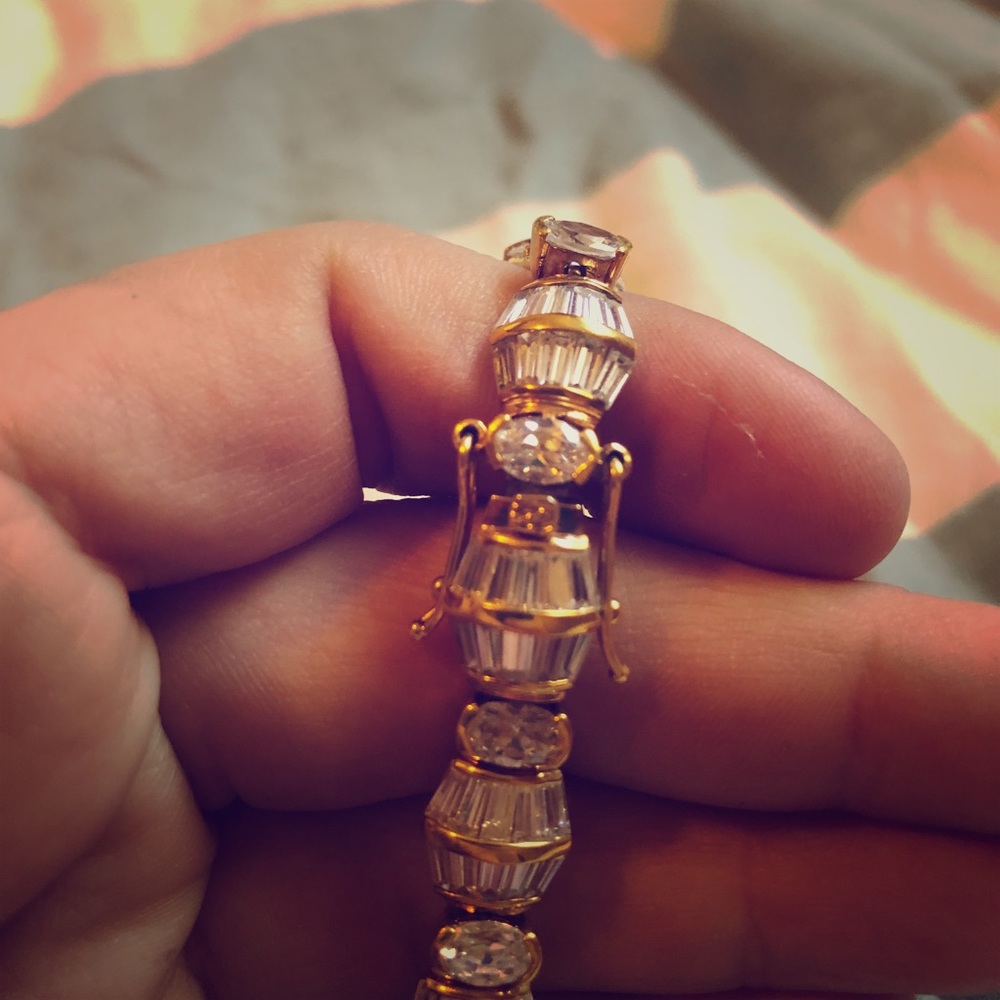 Gold brastlet